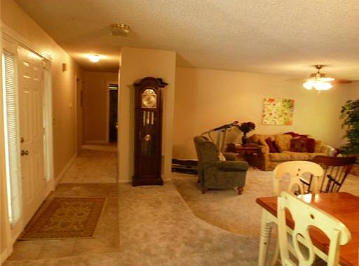 4th image of 504 W Valley West Dr