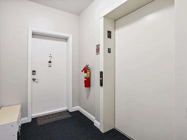 1829 Park Ave #7X — Photo 3
