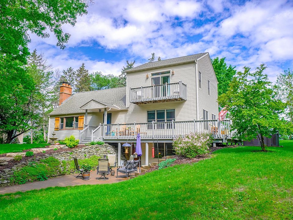 1st image of 2255 McMenemy St