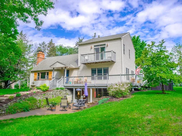 2255 McMenemy St, Little Canada, MN 55117