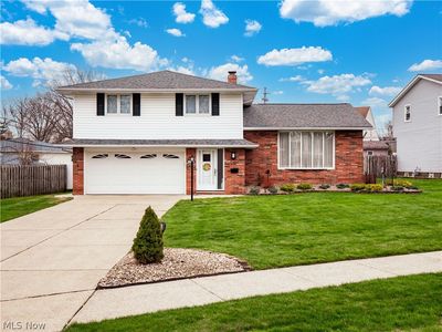 1044 Joy Oval, Seven Hills, OH, 44131