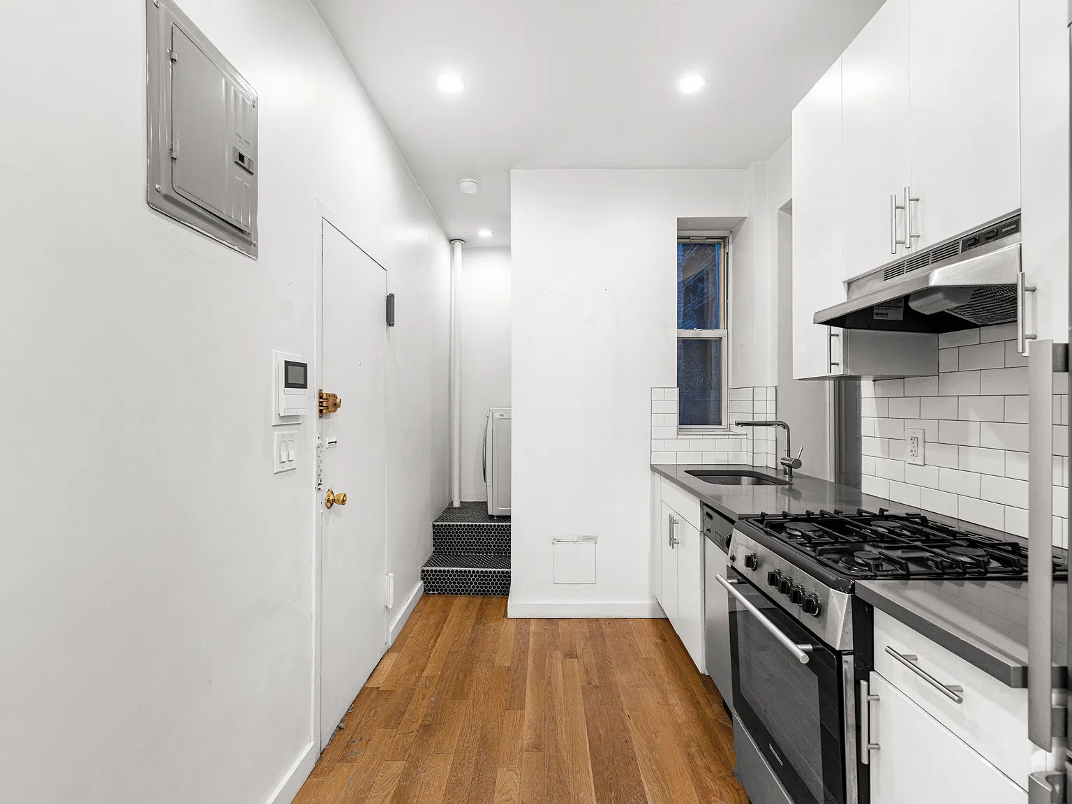 255 West 15th Street — Photo 3