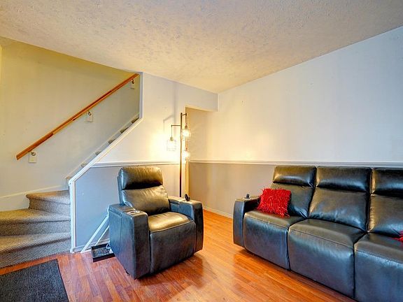 4th image of 8126 Congresswood Ln