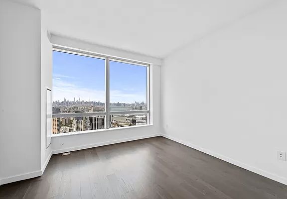 5th image of 138 Willoughby St #47A