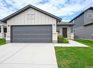 951 Bluegrass Point, New Braunfels, TX 78130