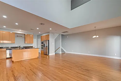 2336 Jackson St Photo 1