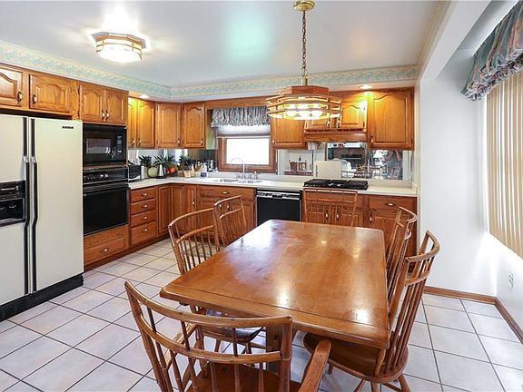 5th image of 5456 Country Club Ln