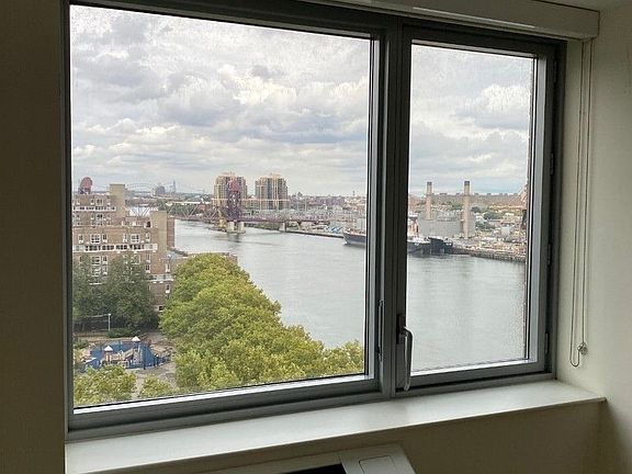 5th image of 480 Main St APT 12H
