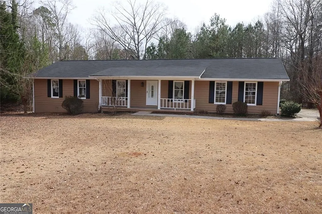 4 bed, 2.0 bath, 2062 sqft, $2,200 — Photo 1