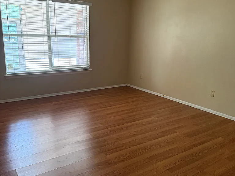 21638 Longwood — Photo 11