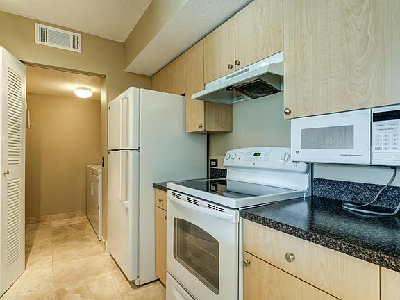 2nd image of 1205 Villa Ln #1205