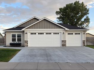 1105 SW Camille Dr, Mountain Home, ID 83647