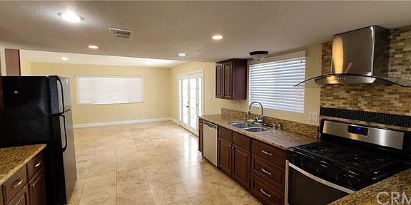 4th image of 15199 Camoli Ct