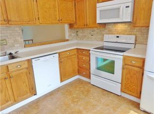 106 Cedar Knolls Dr, Branford, CT 06405