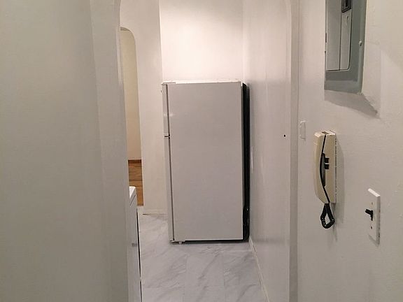 2nd image of 320 E 49th St #25