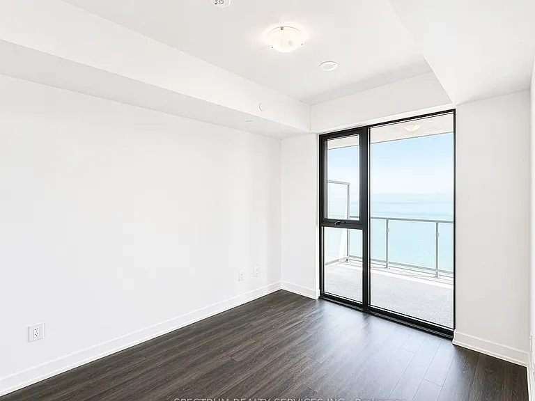 2075 Lakeshore Rd #1407 — Photo 11