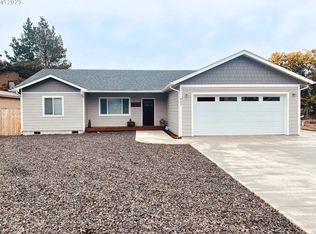 837 Jacobson Way, Lakeside, OR 97449