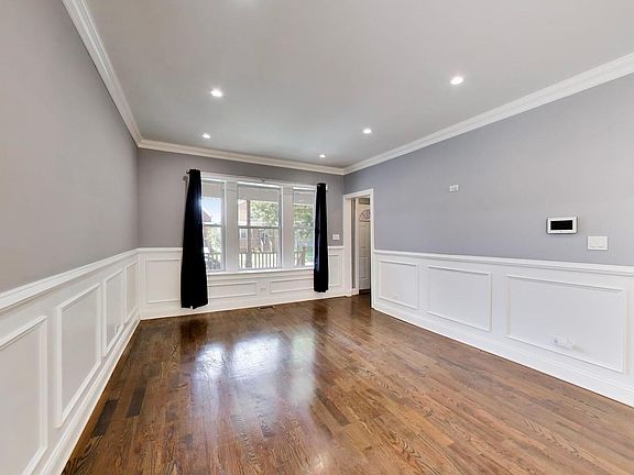 4th image of 7643 S Eberhart Ave