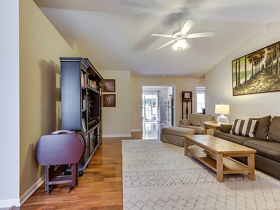 4th image of 105 Corinth Dr