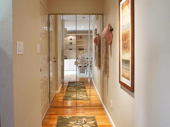 3rd image of 578 Ironwood Ter APT 9
