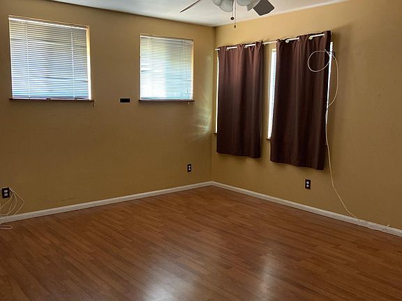 2nd image of 6710 Gentry Ave