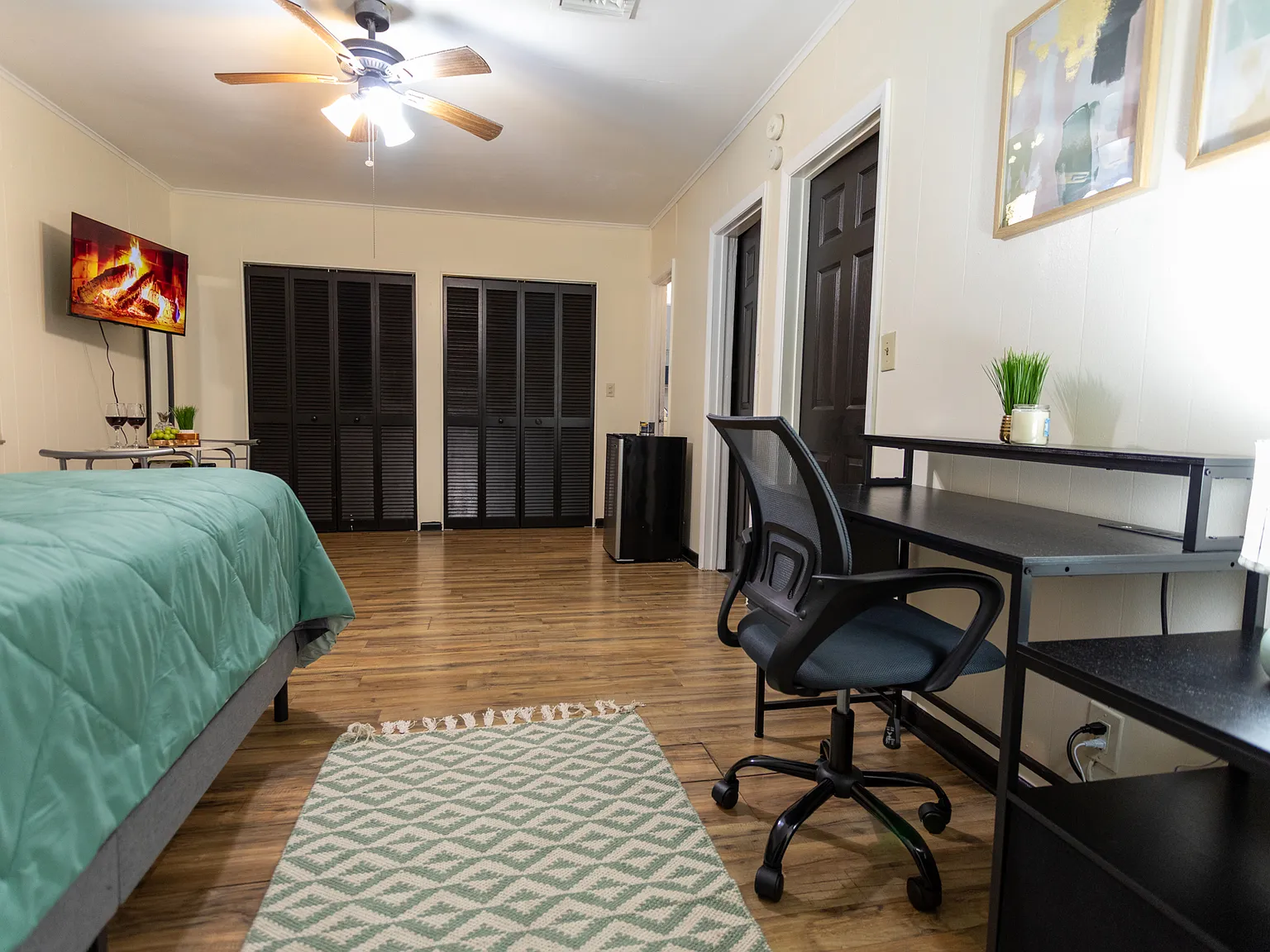 4 bed, 1350 sqft, $1,350 — Photo 2