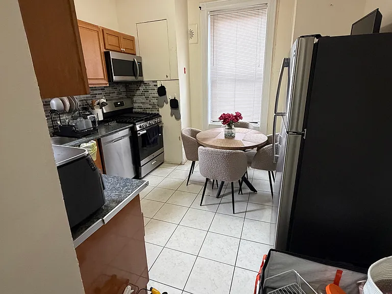 935 Willow Ave #3N — Photo 2
