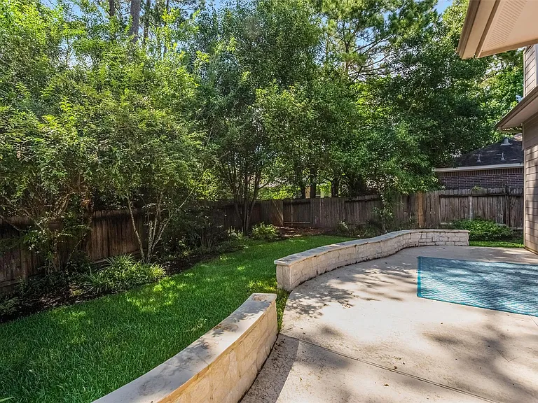 7 Ebony Oaks Pl — Photo 3