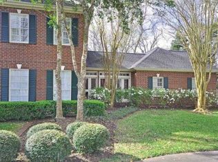 104 Pepperwood St, Lake Jackson, TX 77566