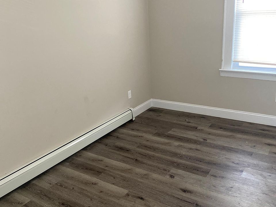 2nd image of 94 Hawthorne Ave #4