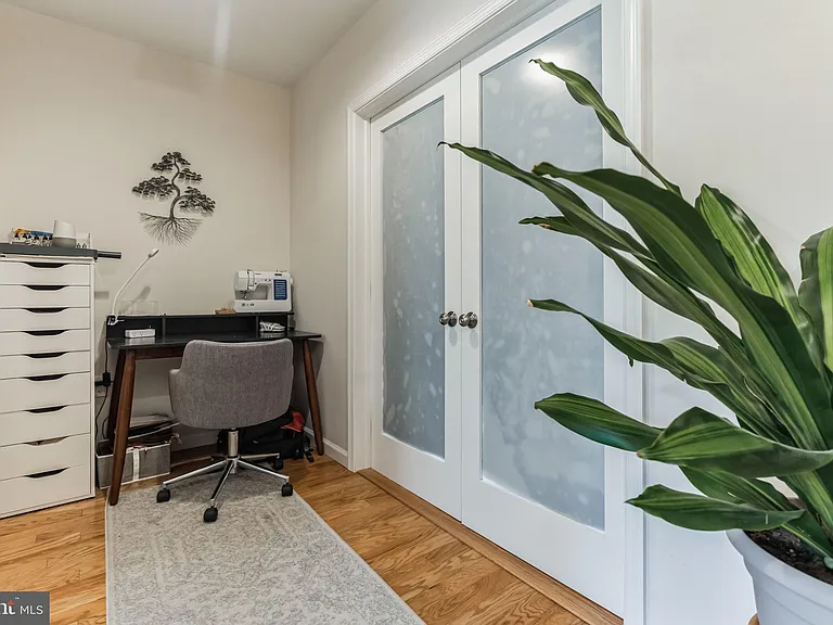 420 S 24th St — Photo 15