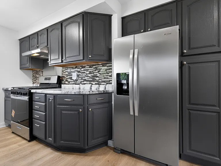 408 E Geneva St — Photo 8