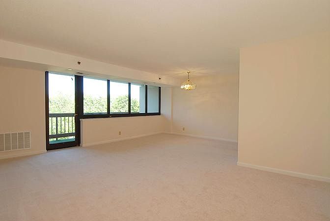 1st image of 1805 Crystal Dr APT 411