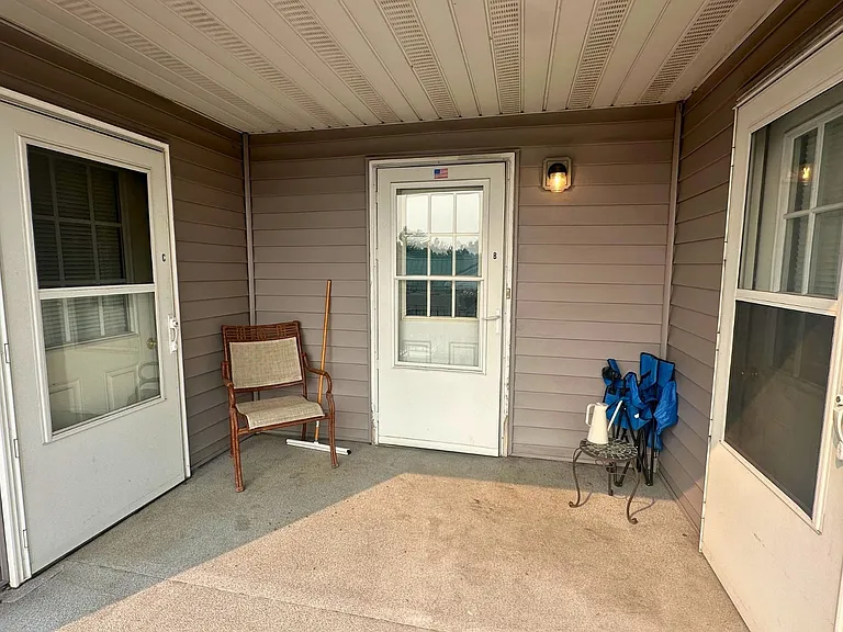 321 W Main St #B — Photo 3