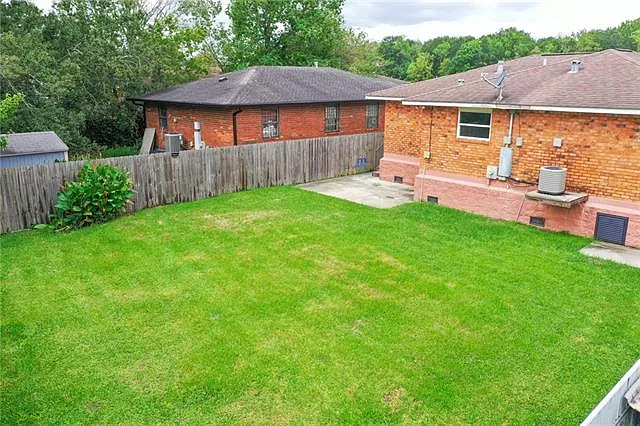 3 bed, 2.0 bath, 1000 sqft, $1,500 — Photo 2