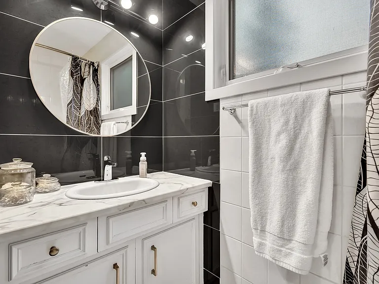 239 Oakview Ave — Photo 7