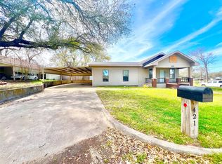 421 N 9th Ave, Teague, TX 75860