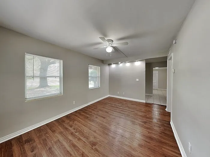 8818 Ricardo Ln — Photo 3