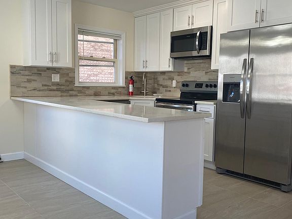 2nd image of 1652 Ohm Ave #1