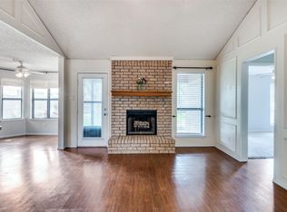 7933 Pebblebrook Dr, Watauga, TX 76148