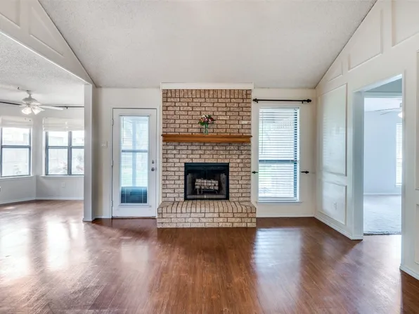 7933 Pebblebrook Dr, Watauga, TX 76148