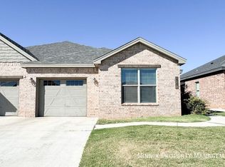 2010 102nd St #B, Lubbock, TX 79423