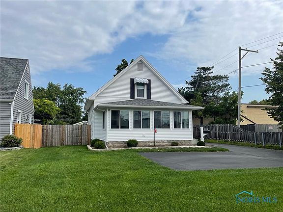 3rd image of 5322 W Bancroft St