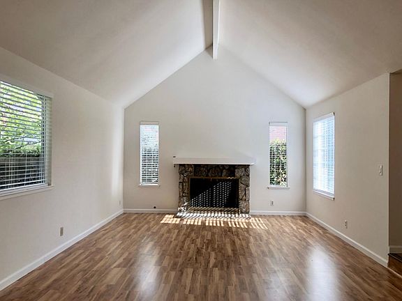 5th image of 2707 Middleborough Cir