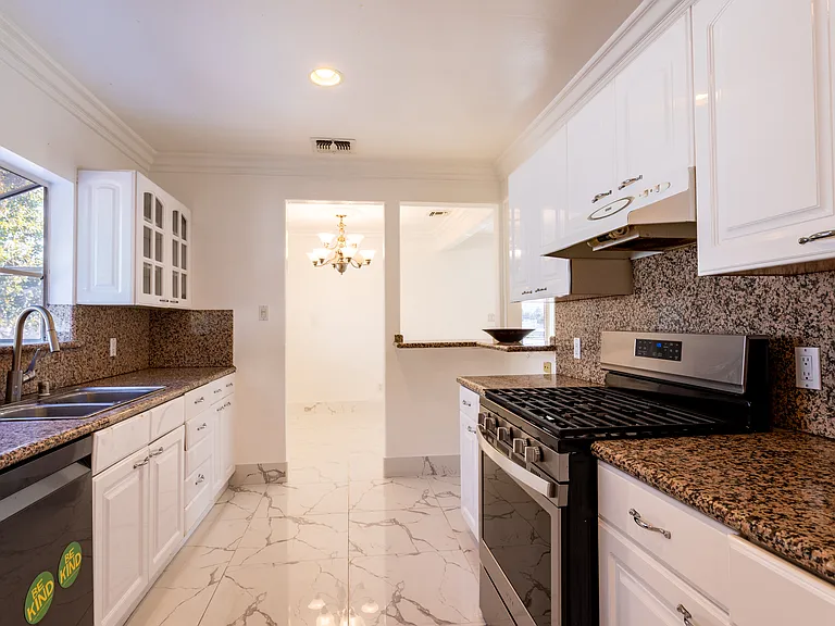 12737 Hatteras St — Photo 12