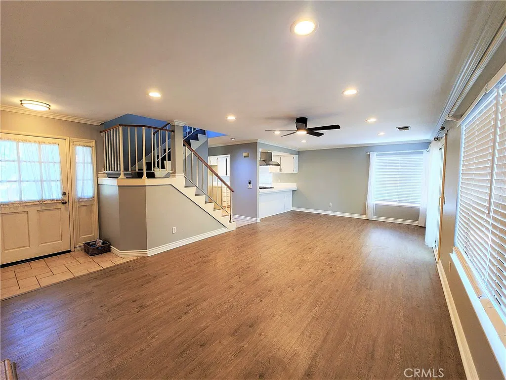 3 bed, 2.5 bath, 1664 sqft, $4,395 — Photo 2