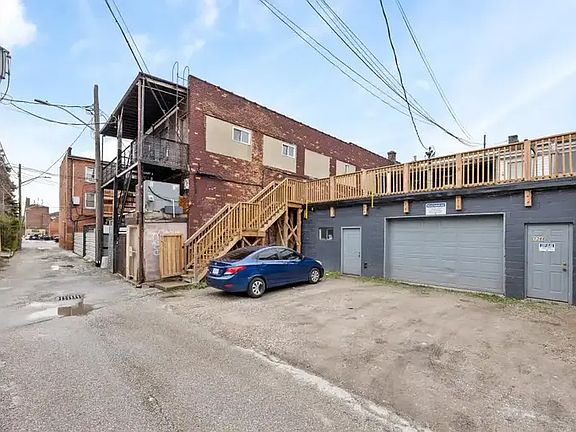 3rd image of 1344 Wyandotte St E #2