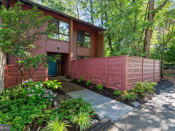 11733 Indian Ridge Rd, Reston, VA 20191