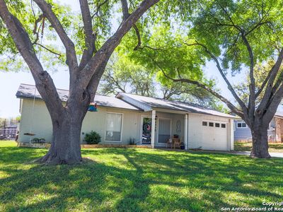 7710 Strolling Ln, Live Oak, TX, 78233