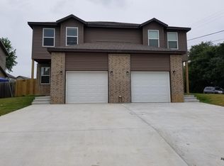 600 SW Caprington St #B, Bentonville, AR 72712